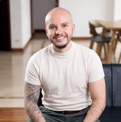 Nicolas Calderon G. 